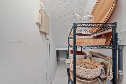 Casa en alquiler en Coral Gables, Florida, 4 dormitorios, 246.66 m2 № 2018855 - foto 26