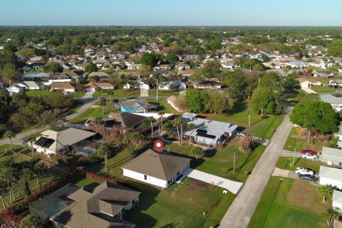 Villa ou maison à vendre à Sebastian, Floride: 4 chambres, 169.18 m2 № 2146545 - photo 2