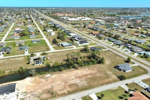 Terreno en venta en Cape Coral, Florida № 1860658 - foto 19