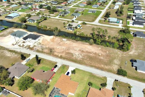 Terreno en venta en Cape Coral, Florida № 1860658 - foto 16