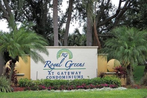 Condo in Fort Myers, Florida, 2 bedrooms  № 1776876 - photo 1