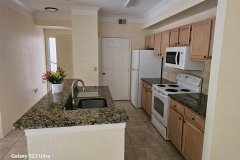 Condo in Fort Myers, Florida, 2 bedrooms  № 1776876 - photo 8