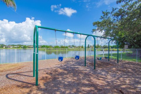 Casa en venta en Port St. Lucie, Florida, 4 dormitorios, 208.29 m2 № 2365388 - foto 28