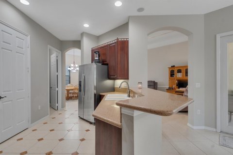 Casa en venta en Port St. Lucie, Florida, 4 dormitorios, 208.29 m2 № 2365388 - foto 5