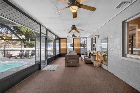House in Tampa, Florida 3 bedrooms, 147.9 sq.m. № 2215707 - photo 19