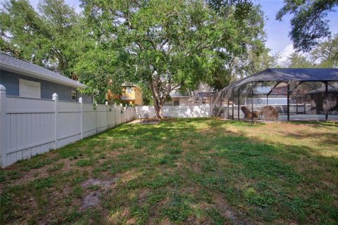 House in Tampa, Florida 3 bedrooms, 147.9 sq.m. № 2215707 - photo 26