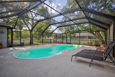 House in Tampa, Florida 3 bedrooms, 147.9 sq.m. № 2215707 - photo 21