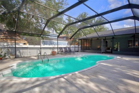 House in Tampa, Florida 3 bedrooms, 147.9 sq.m. № 2215707 - photo 23