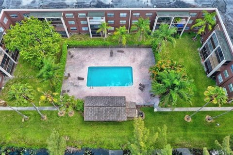 Condo in Davie, Florida, 2 bedrooms  № 1472607 - photo 4