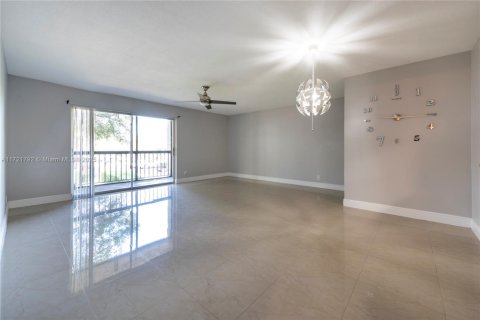 Condo in Davie, Florida, 2 bedrooms  № 1472607 - photo 9