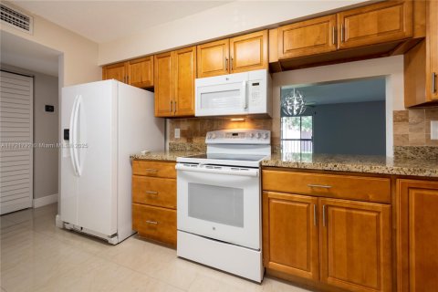 Condo in Davie, Florida, 2 bedrooms  № 1472607 - photo 8