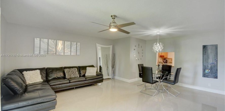 Condo in Davie, Florida, 2 bedrooms  № 1472607