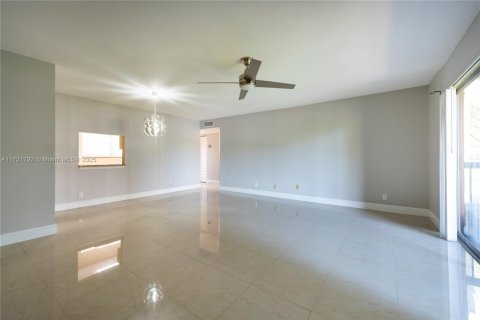 Condo in Davie, Florida, 2 bedrooms  № 1472607 - photo 11
