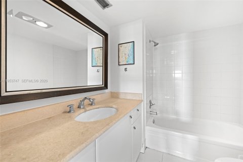 Купить кондоминиум в Авентура, Флорида 1 спальня, 82.4м2, № 2011697 - фото 17