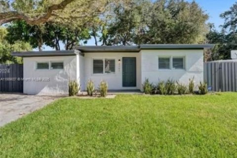 Casa en venta en Hollywood, Florida, 3 dormitorios, 75.07 m2 № 1945932 - foto 1