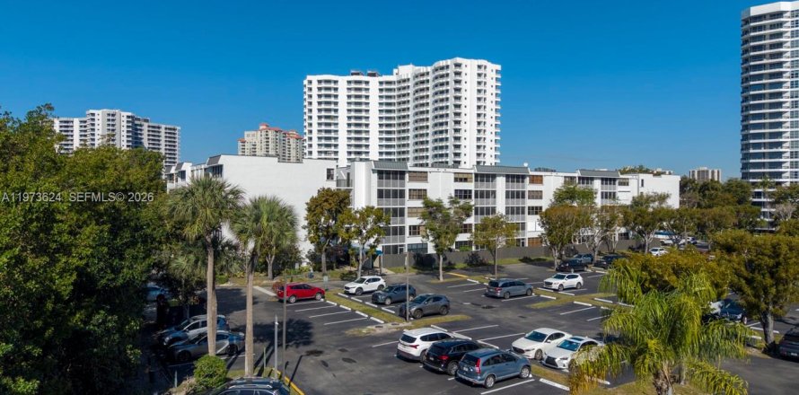 Condominio en Aventura, Florida, 3 dormitorios  № 2033388