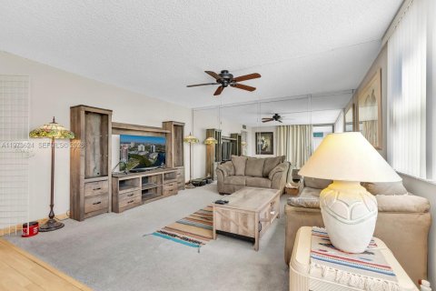 Condominio en venta en Aventura, Florida, 3 dormitorios, 129.69 m2 № 2033388 - foto 5