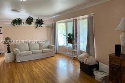 House in Fort Lauderdale, Florida 3 bedrooms, 170.1 sq.m. № 1874709 - photo 11
