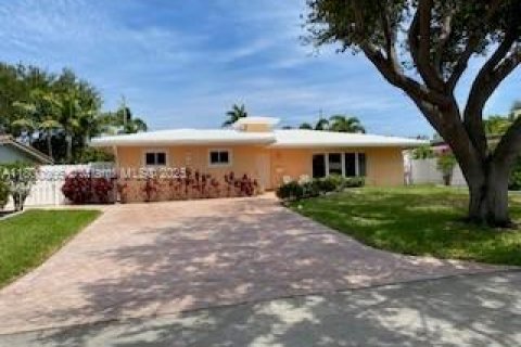 House in Fort Lauderdale, Florida 3 bedrooms, 170.1 sq.m. № 1874709 - photo 3