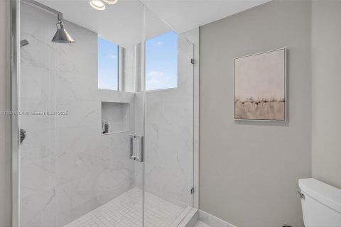 Condo in Aventura, Florida, 2 bedrooms № 1929138 - photo 28