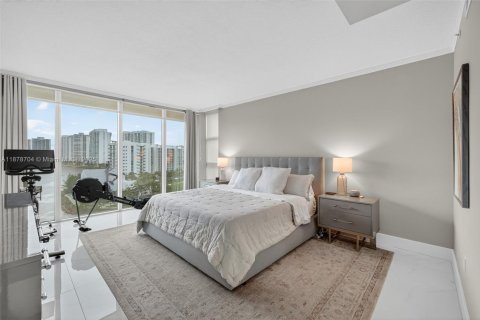 Condo in Aventura, Florida, 2 bedrooms № 1929138 - photo 23
