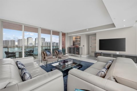 Condo in Aventura, Florida, 2 bedrooms № 1929138 - photo 16