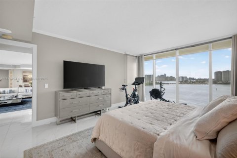 Condo in Aventura, Florida, 2 bedrooms № 1929138 - photo 25
