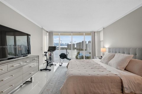 Condo in Aventura, Florida, 2 bedrooms № 1929138 - photo 24