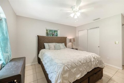 House in Sarasota, Florida 2 bedrooms, 102.66 sq.m. № 2235448 - photo 17