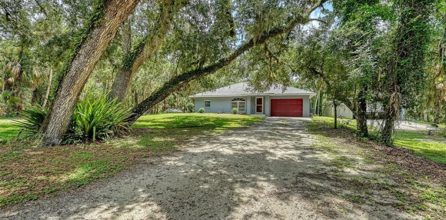 House in Sarasota, Florida 2 bedrooms, 102.66 sq.m. № 2235448