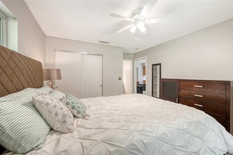 House in Sarasota, Florida 2 bedrooms, 102.66 sq.m. № 2235448 - photo 18
