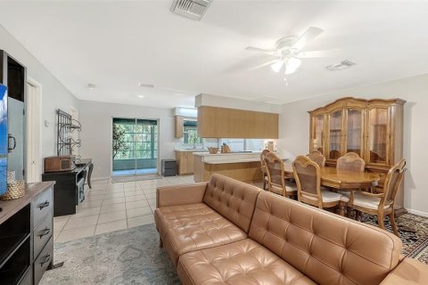 House in Sarasota, Florida 2 bedrooms, 102.66 sq.m. № 2235448 - photo 9