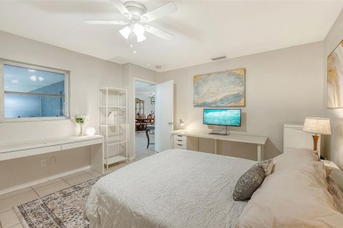 House in Sarasota, Florida 2 bedrooms, 102.66 sq.m. № 2235448 - photo 22