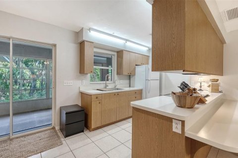House in Sarasota, Florida 2 bedrooms, 102.66 sq.m. № 2235448 - photo 11