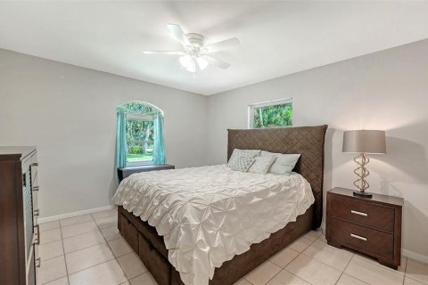 House in Sarasota, Florida 2 bedrooms, 102.66 sq.m. № 2235448 - photo 16