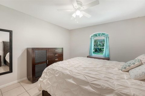 House in Sarasota, Florida 2 bedrooms, 102.66 sq.m. № 2235448 - photo 15