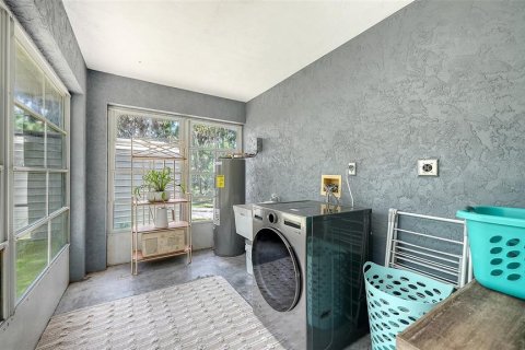 House in Sarasota, Florida 2 bedrooms, 102.66 sq.m. № 2235448 - photo 26