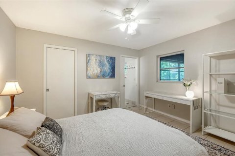 House in Sarasota, Florida 2 bedrooms, 102.66 sq.m. № 2235448 - photo 21