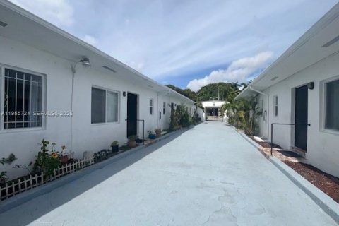 Commercial property in Miami, Florida № 2009704 - photo 7
