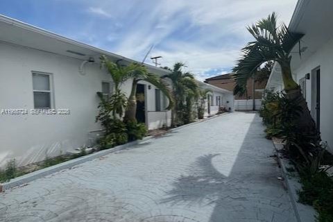 Commercial property in Miami, Florida № 2009704 - photo 6