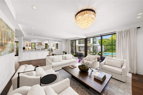 Casa en alquiler en Miami Beach, Florida, 6 dormitorios, 404.22 m2 № 1977524 - foto 6