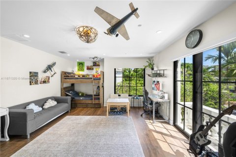 Casa en alquiler en Miami Beach, Florida, 6 dormitorios, 404.22 m2 № 1977524 - foto 26