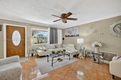 Casa en venta en Lauderhill, Florida, 4 dormitorios, 167.32 m2 № 1891077 - foto 6