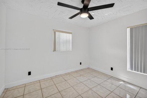 Casa en venta en Lauderhill, Florida, 4 dormitorios, 167.32 m2 № 1891077 - foto 22