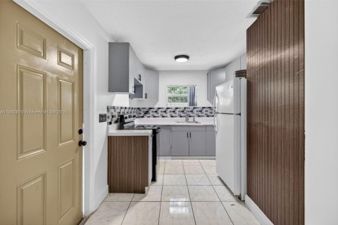 Casa en venta en Lauderhill, Florida, 4 dormitorios, 167.32 m2 № 1891077 - foto 18