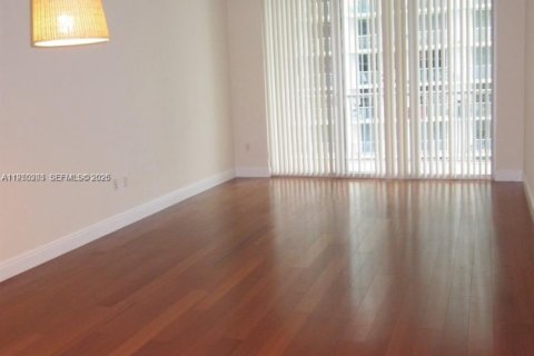 Condo in Miami, Florida, 1 bedroom № 2008631 - photo 6