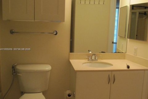 Condo in Miami, Florida, 1 bedroom № 2008631 - photo 8