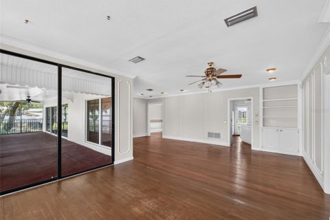 Casa en venta en Leesburg, Florida, 7 dormitorios, 546.08 m2 № 2231255 - foto 21