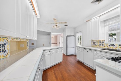 Casa en venta en Leesburg, Florida, 7 dormitorios, 546.08 m2 № 2231255 - foto 11