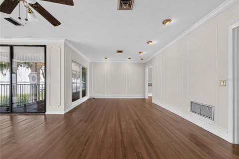 Casa en venta en Leesburg, Florida, 7 dormitorios, 546.08 m2 № 2231255 - foto 17